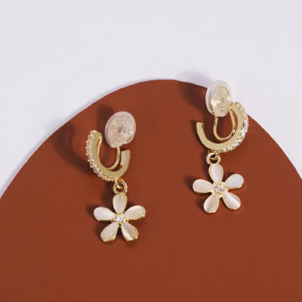 微镶闪锆猫眼石花瓣耳夹 Clip On Earring