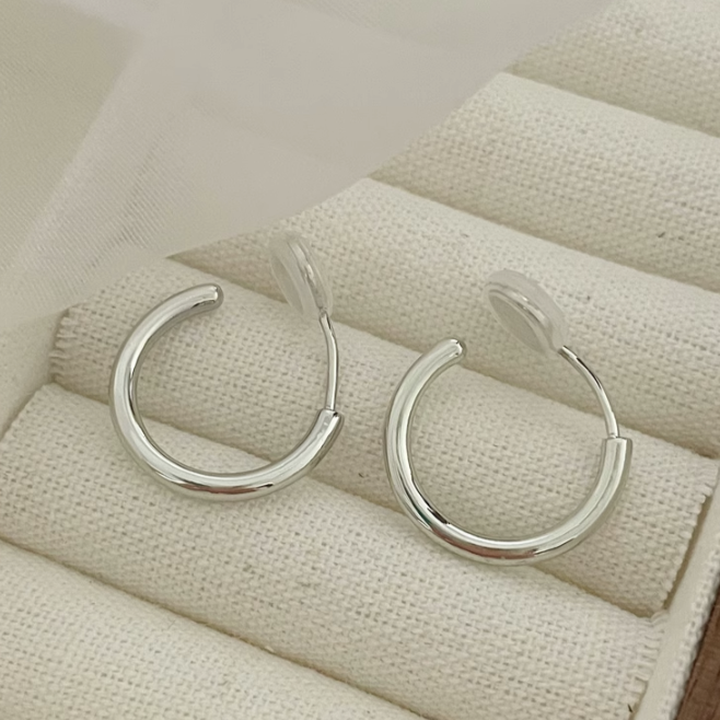 简约素圈耳夹 Clip On Earring