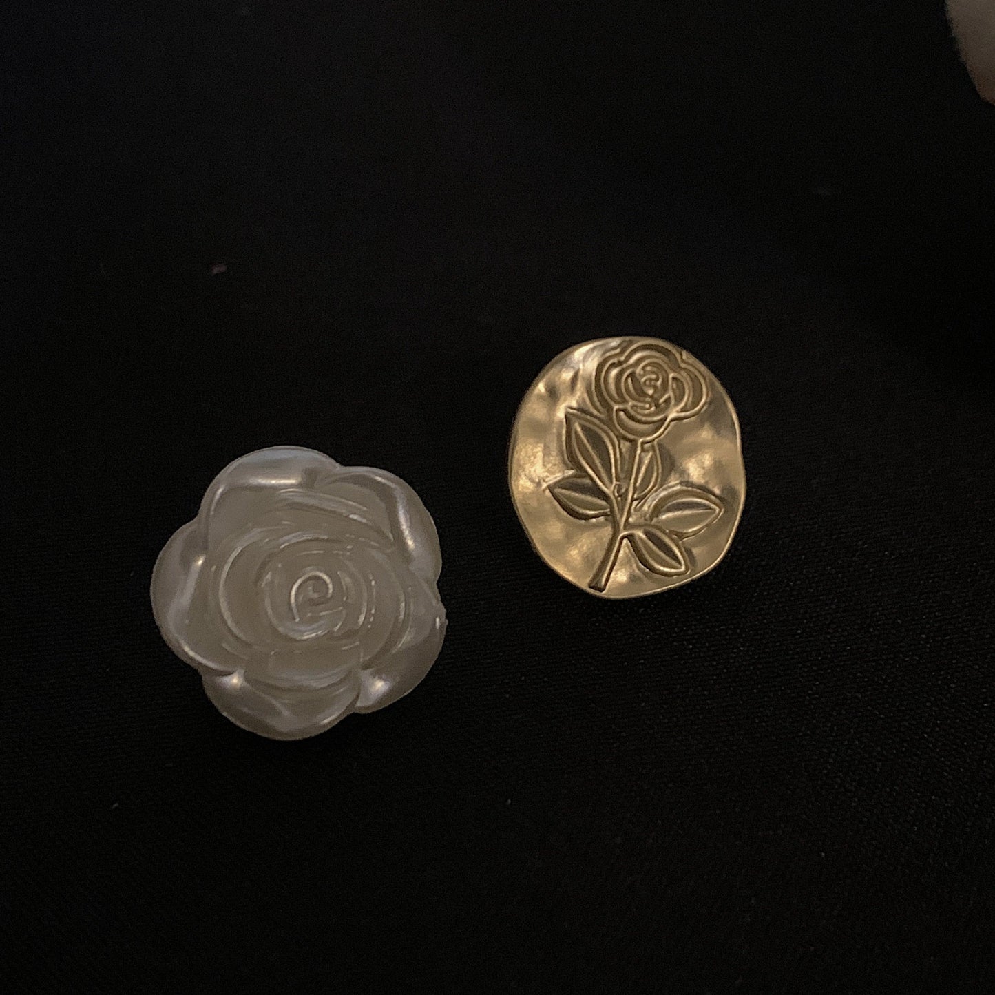 港风玫瑰花朵不对称耳夹 Gold Rose Flower Asymmetric Clip On Earring