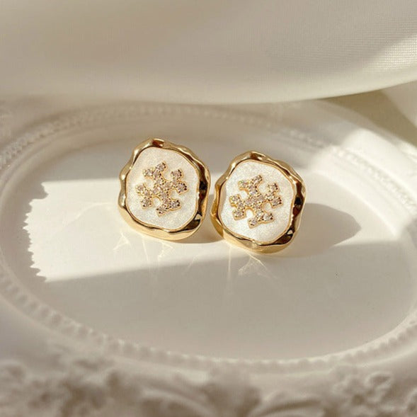 黑/白复古贝壳高级感耳夹 Black/White Vintage Shell Clip On Earring