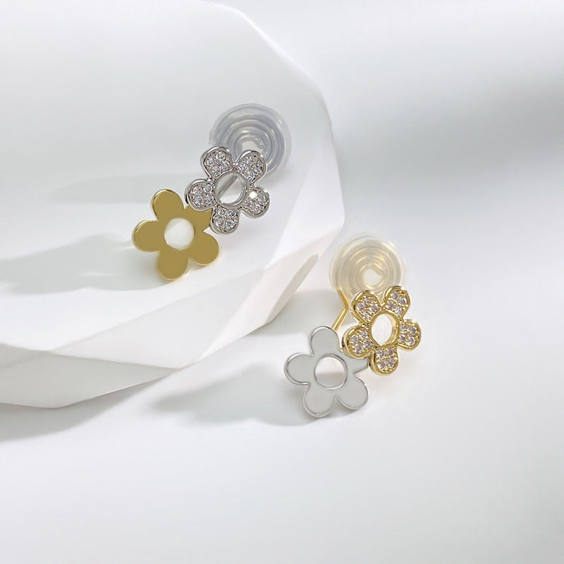 💖店主强推💖 不对称双色小花耳夹 Asymmetric Mini Flower Clip On Earring
