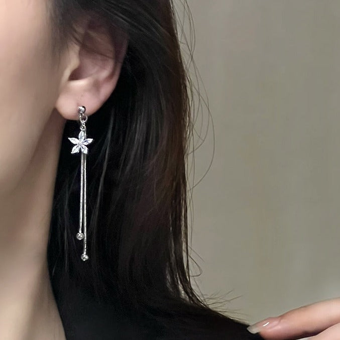 银色锆石花朵流苏耳夹 Clip On Earring