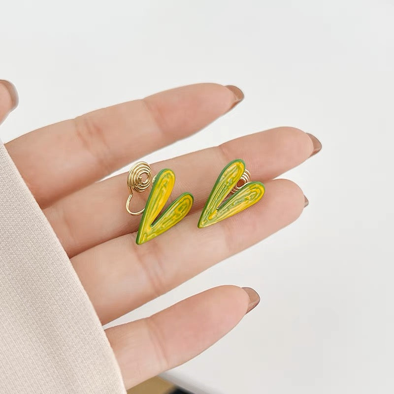 小众个性绿色爱心耳夹 Clip On Earring