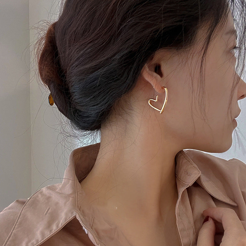 金/银甜美镂空爱心耳夹 Clip On Earring