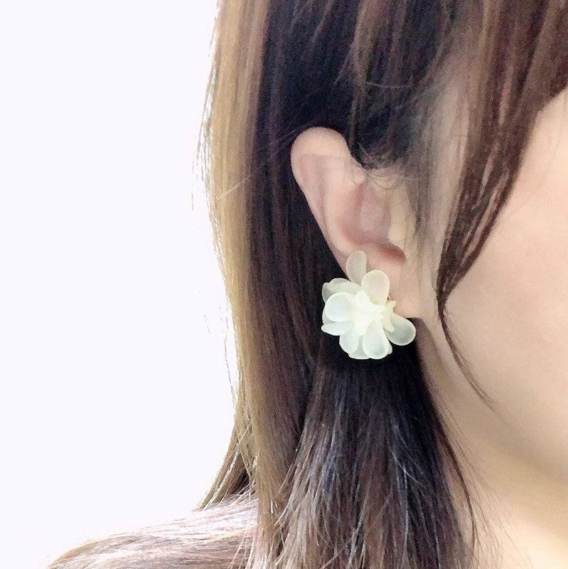 亚克力小清新白色花朵耳夹 Clip On Earring