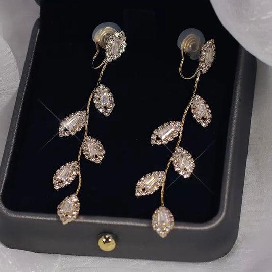 💖店主强推💖金枝玉叶爆闪流苏耳夹  Clip On Earring